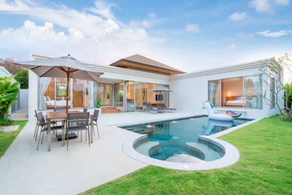 Cost of Pool Deck Pouring in Mentor